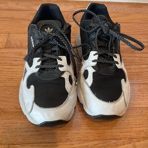 adidas falcon trial w size 6 women oreo black/white sneaker
